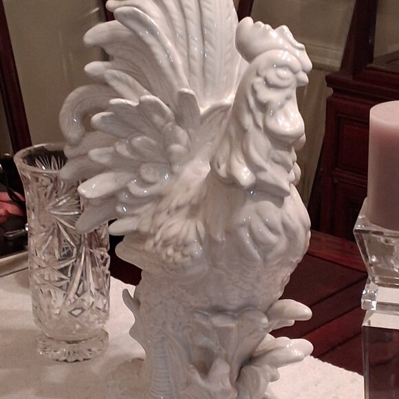 Elegant Porcelain Rooster Decorative Figurine; Dining Room/Foyer/Hallway - Picture 6 of 6